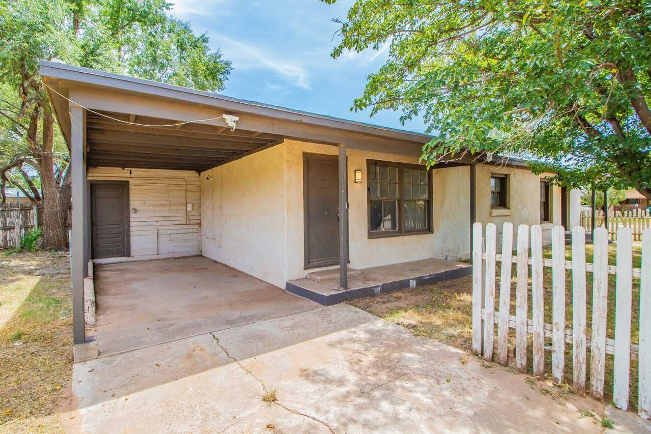 305 E Lubbock St - Photo 2 of 14