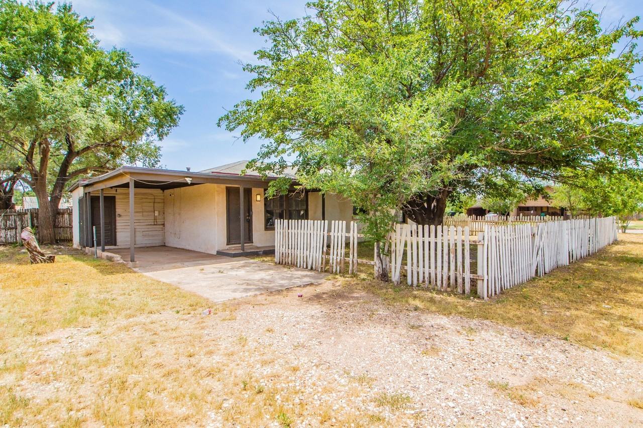 305 E Lubbock St - Photo 7 of 14