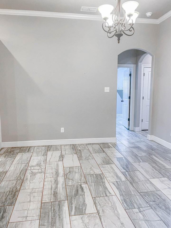 11003 Granby Ave - Photo 6 of 18