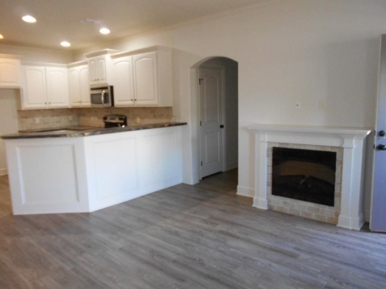 6101 73rd St #A - Photo 3 of 19