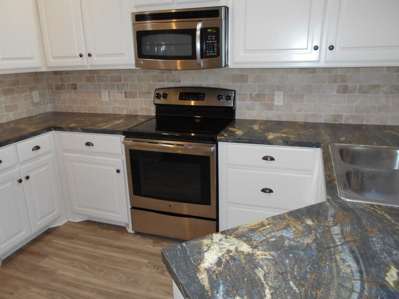 6101 73rd St #A - Photo 4 of 19