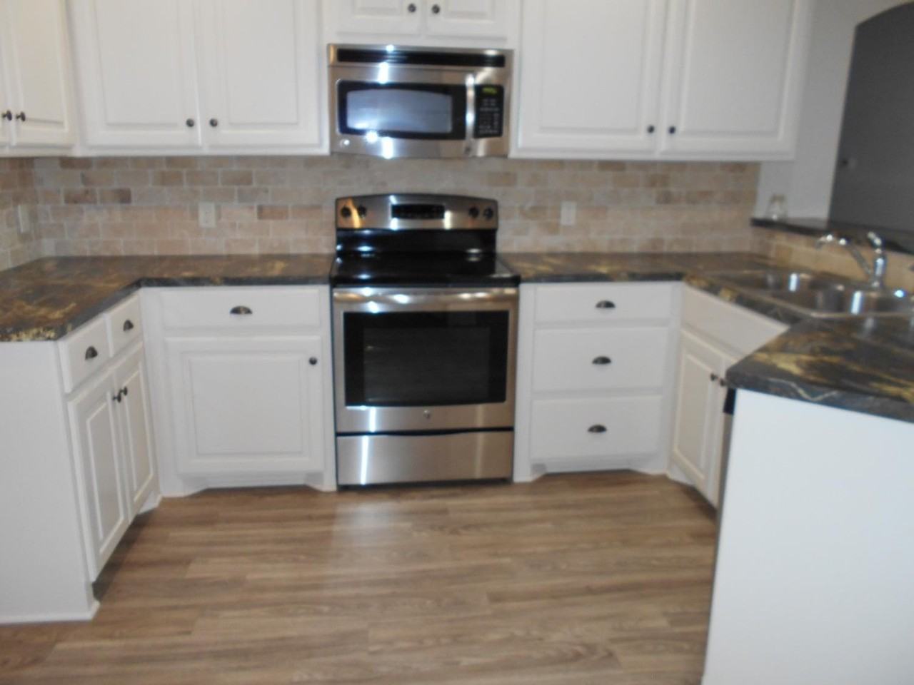 6101 73rd St #A - Photo 5 of 19