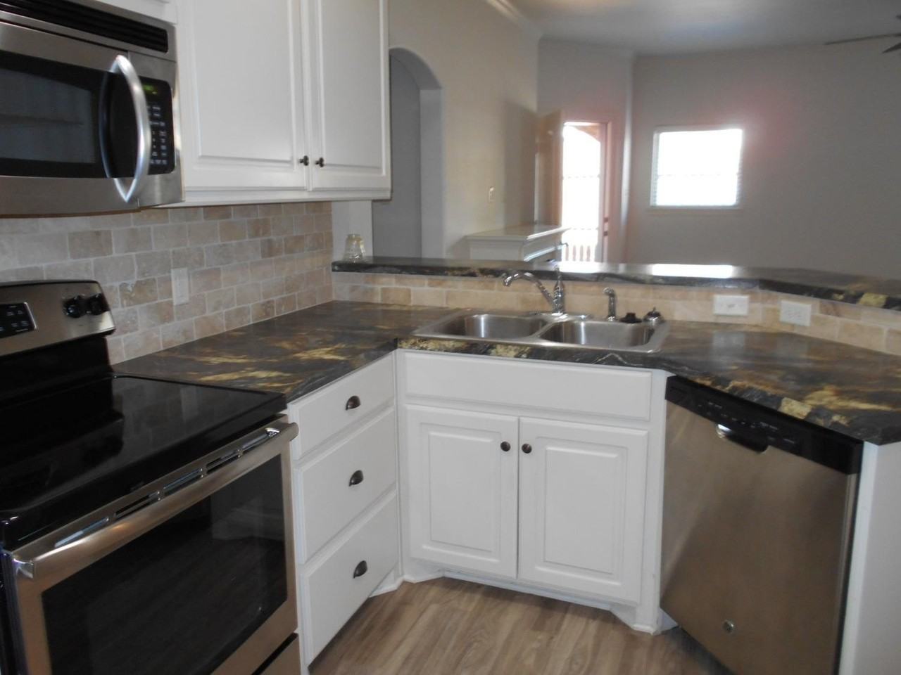 6101 73rd St #A - Photo 6 of 19