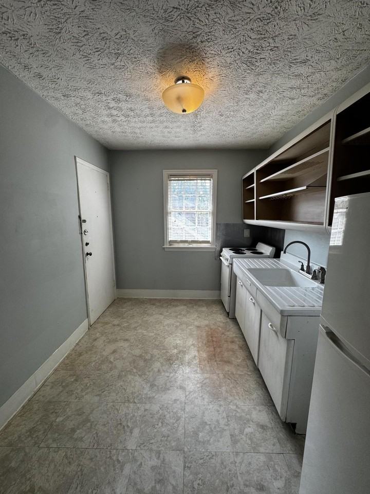 148 Shawnee Pl #4 - Photo 4 of 10