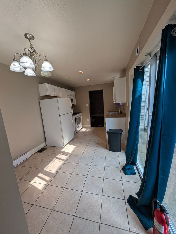 1812 Jane St - Photo 6 of 14