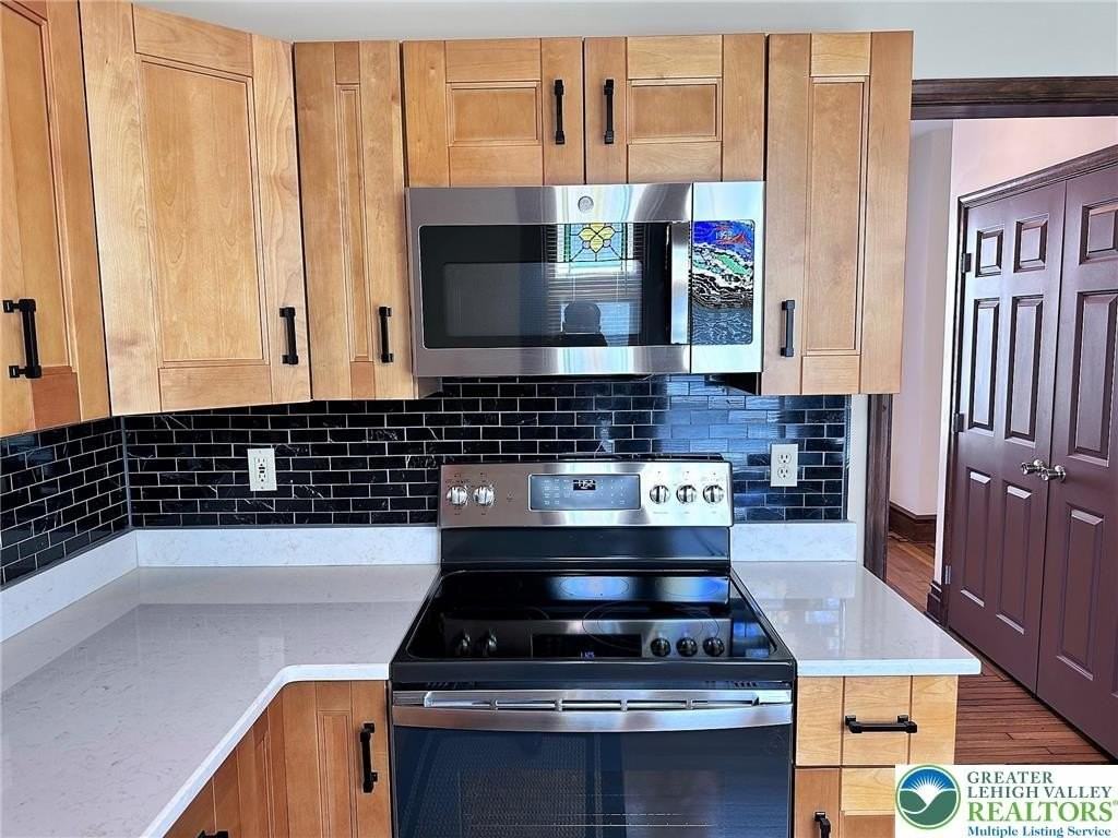 843 Main St - Photo 5 of 18