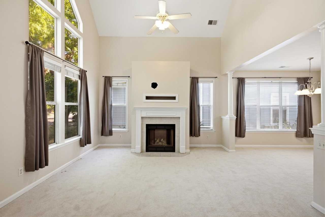 1277 Island Pl E - Photo 5 of 29