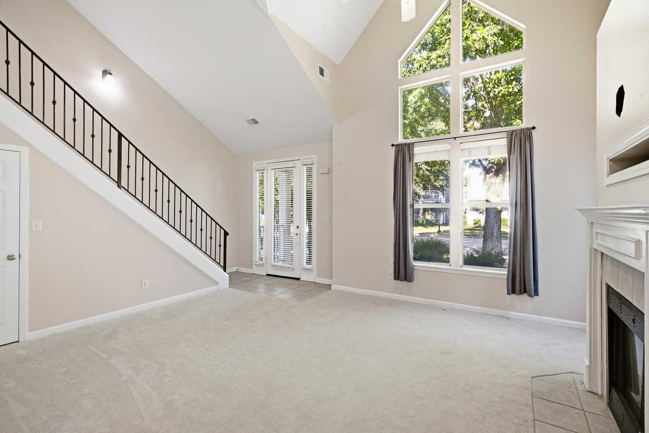 1277 Island Pl E - Photo 6 of 29