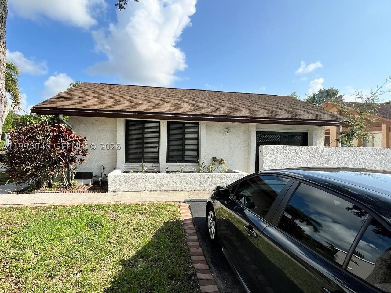 3931 Sw 84th Ter - Photo 2 of 9