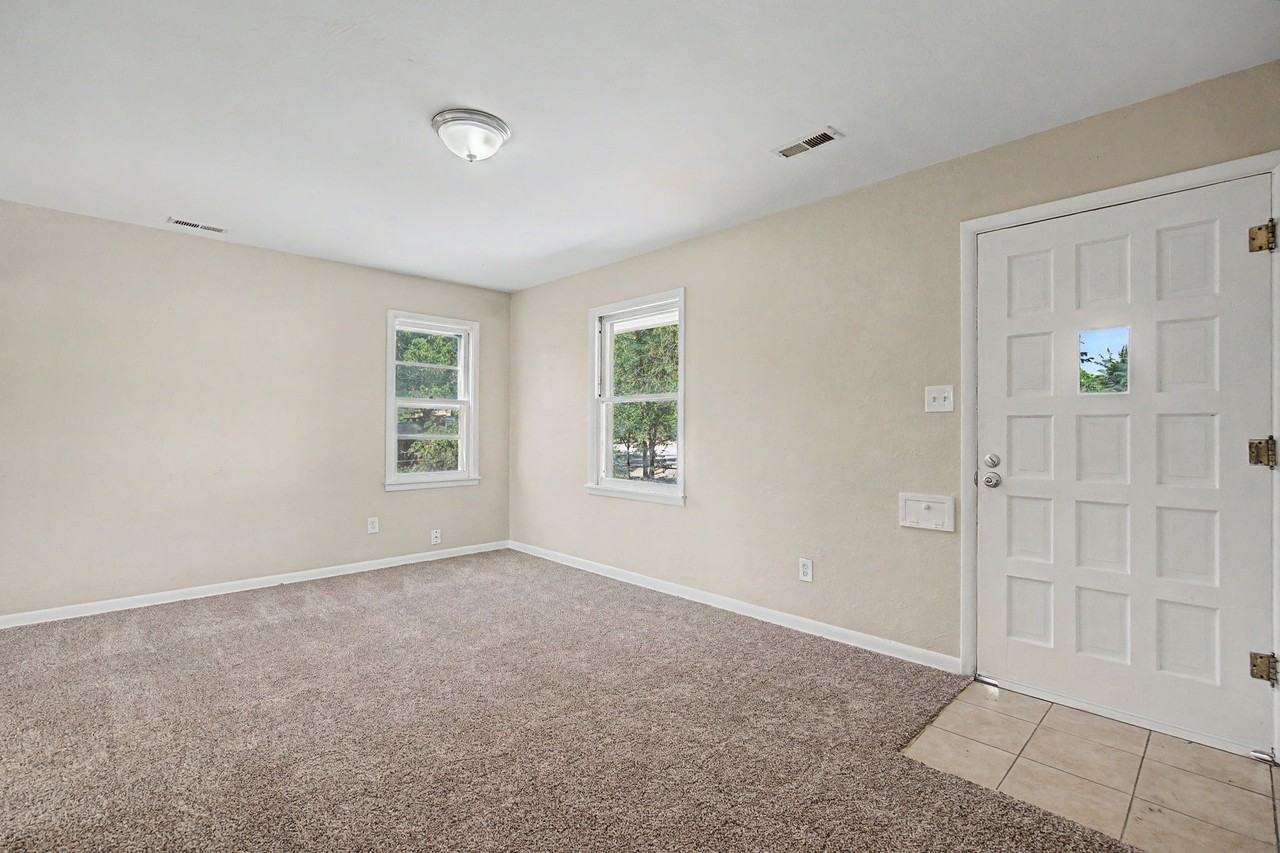 1121 Cooper Ave #201 - Photo 2 of 28