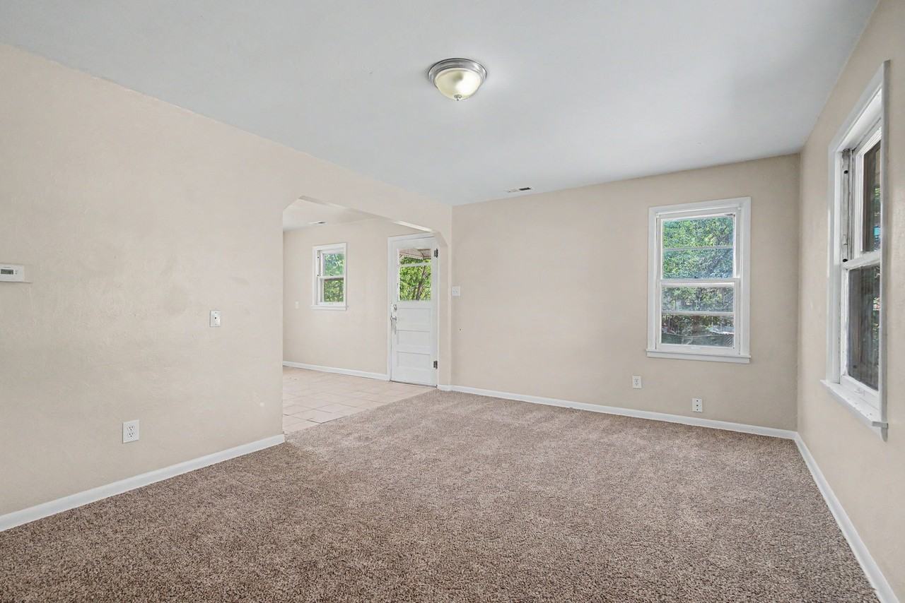 1121 Cooper Ave #201 - Photo 4 of 28