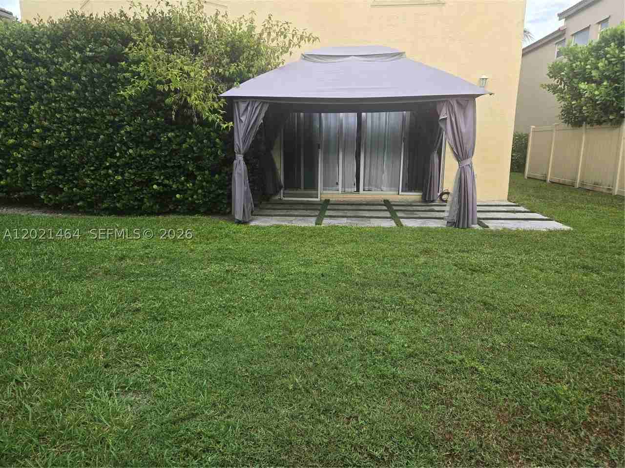 2221 Sloane Pl - Photo 7 of 8