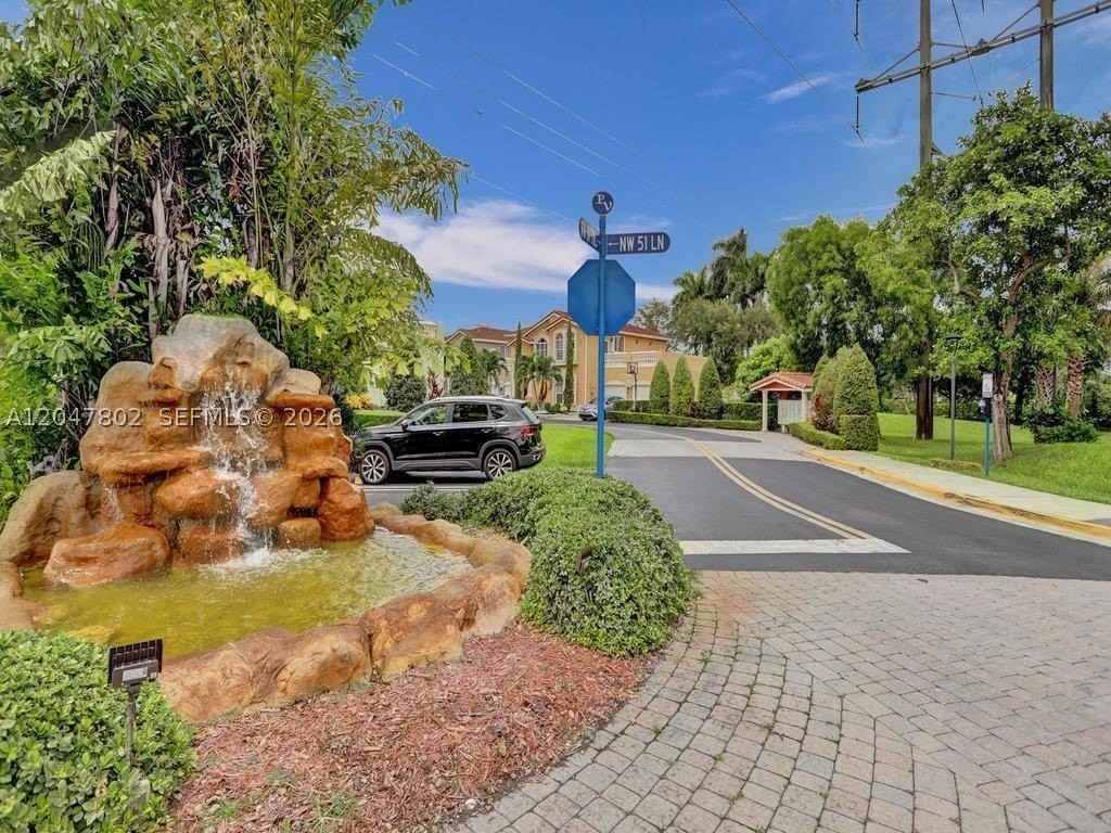 10813 Nw 51st Ln #10813 - Photo 3 of 12