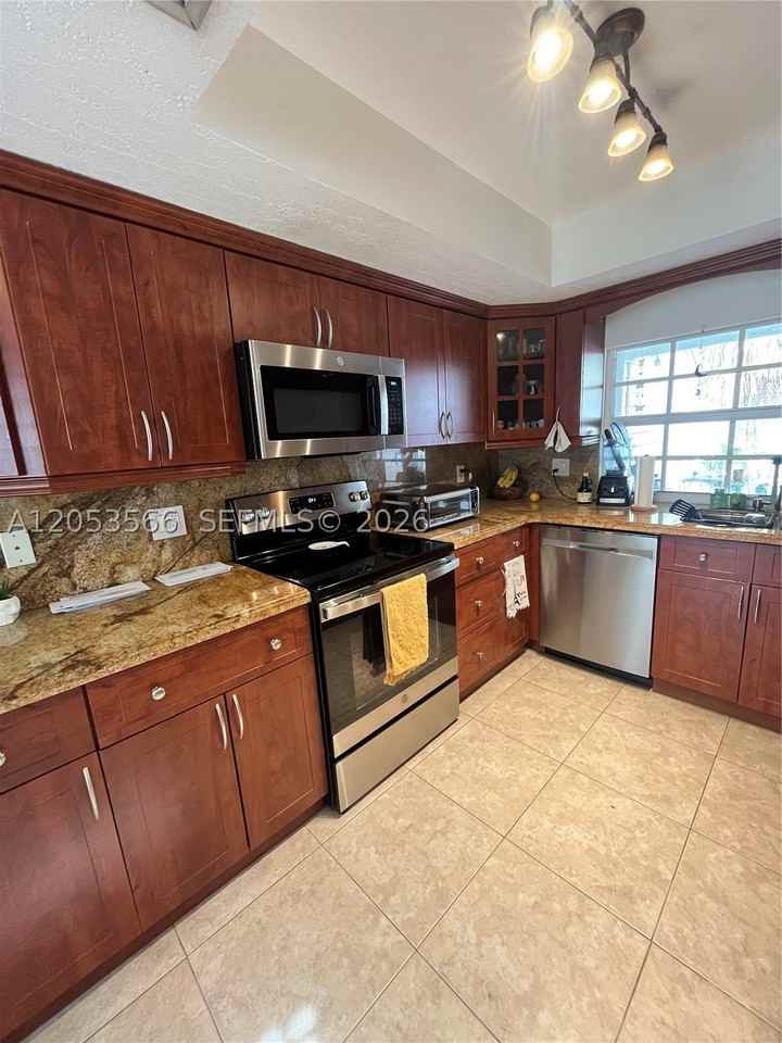 14419 Sw 142nd Ct - Photo 5 of 19