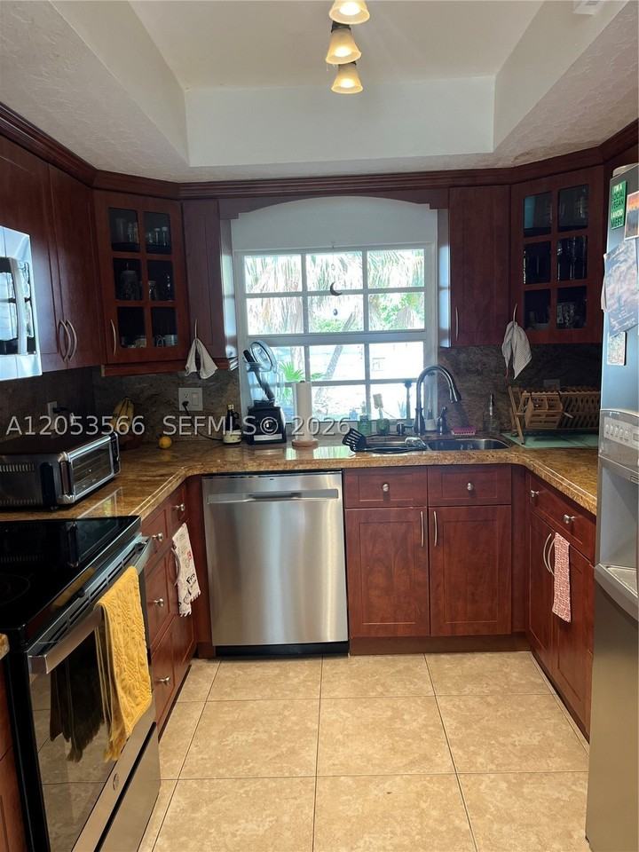 14419 Sw 142nd Ct - Photo 7 of 19