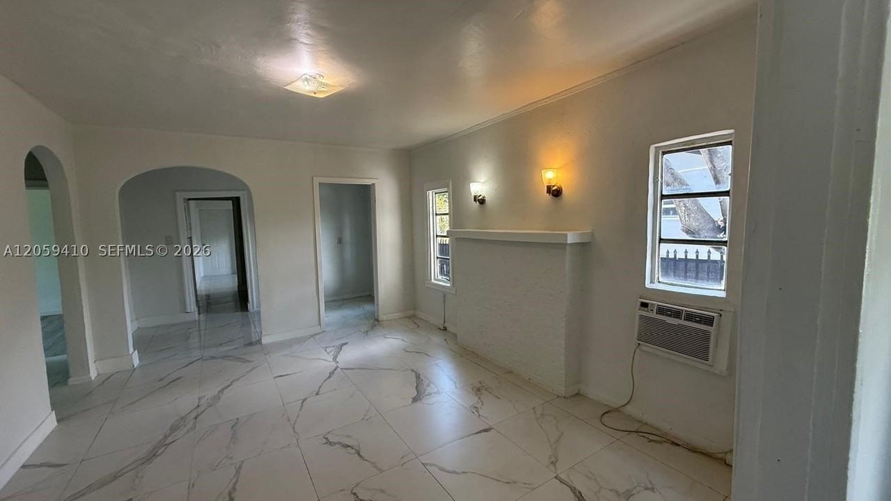 836 Nw 29th Ter - Photo 2 of 9