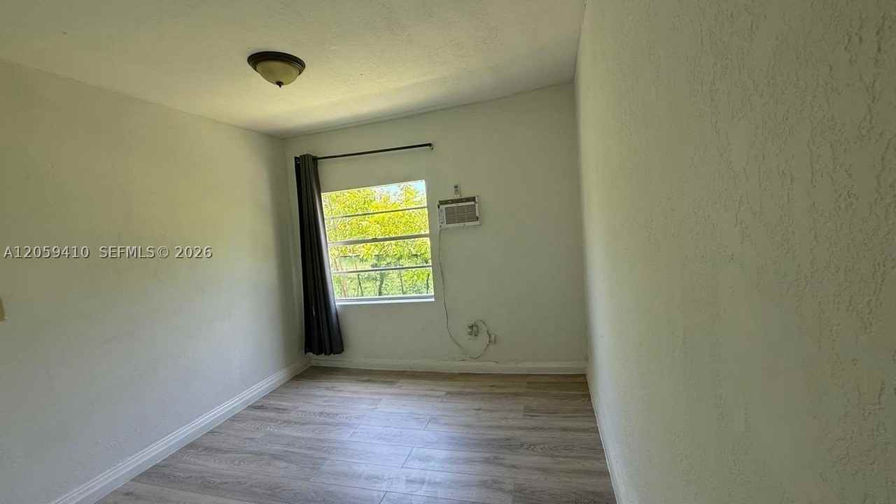 836 Nw 29th Ter - Photo 6 of 9