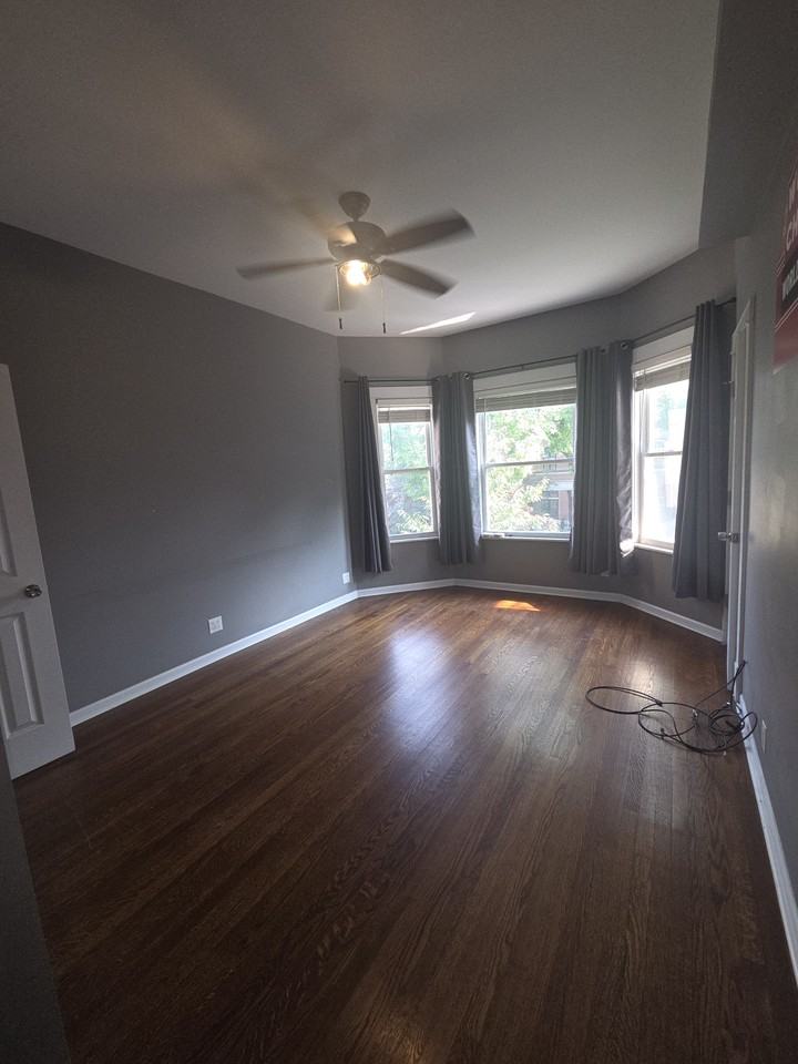 1332 W Barry Ave #2 - Photo 3 of 13