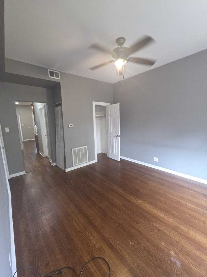 1332 W Barry Ave #2 - Photo 4 of 13