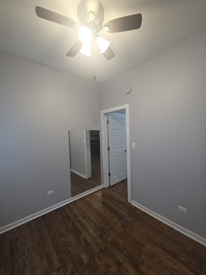 1332 W Barry Ave #2 - Photo 7 of 13