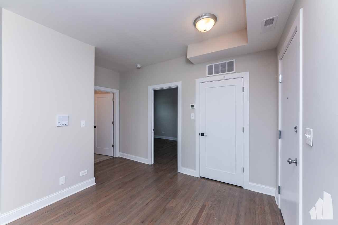 3409 W Fullerton Ave #3407-3D - Photo 4 of 10