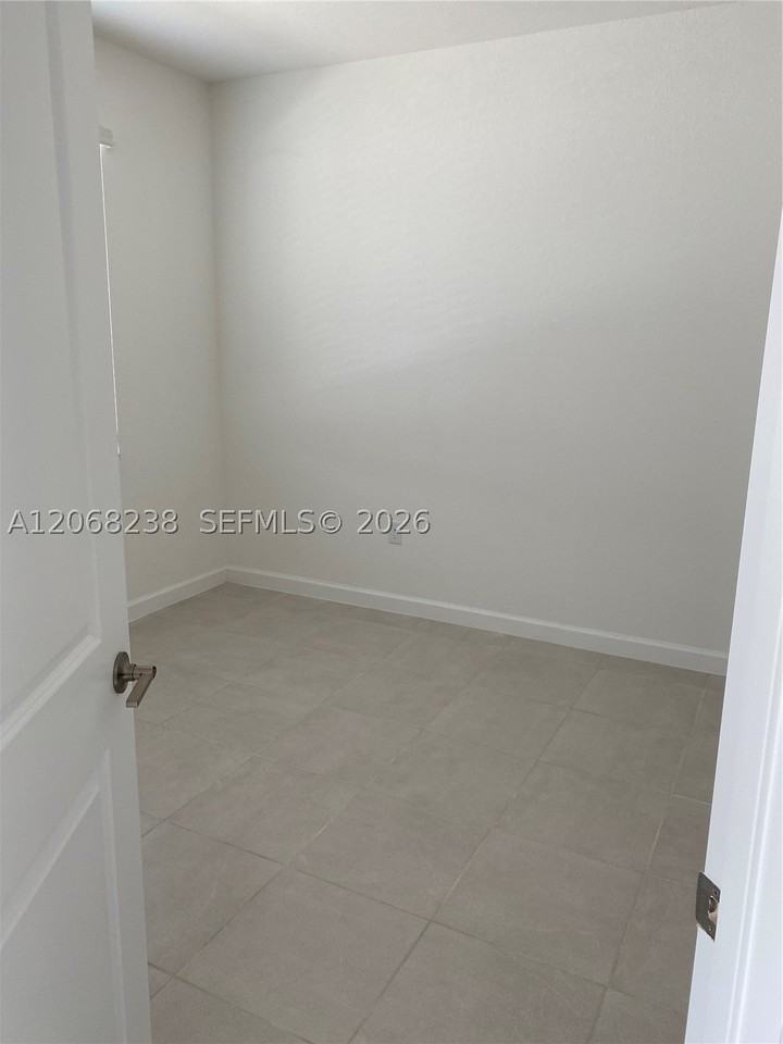 20696 Ne 7th Pl #20696 - Photo 2 of 6
