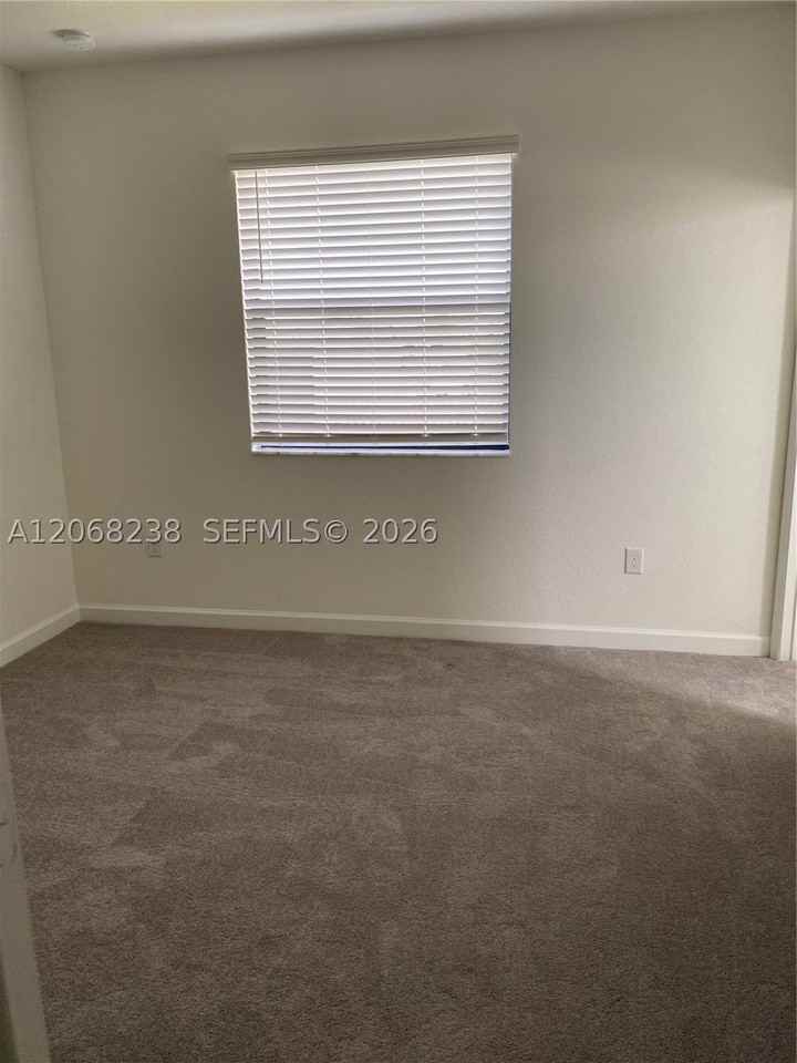 20696 Ne 7th Pl #20696 - Photo 5 of 6