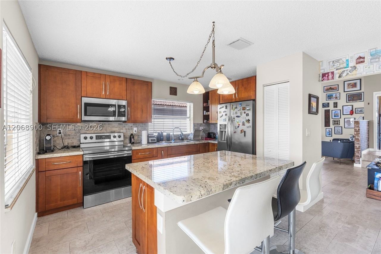 12614 Nw 12th Ct - Photo 3 of 39