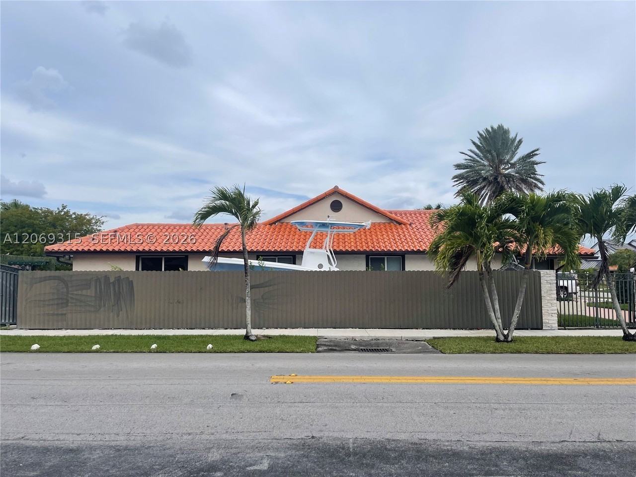 6790 Sw 105th Ave - Photo 3 of 50