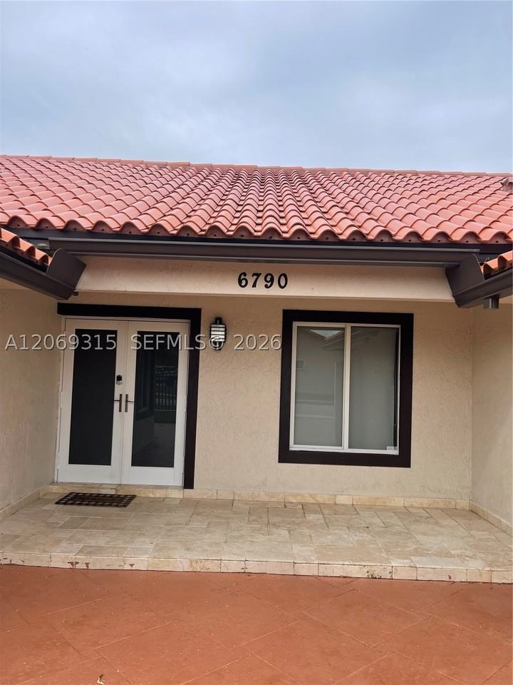 6790 Sw 105th Ave - Photo 4 of 50