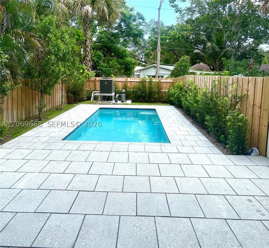 602 Sw 7th Ave #0 - Photo 3 of 29