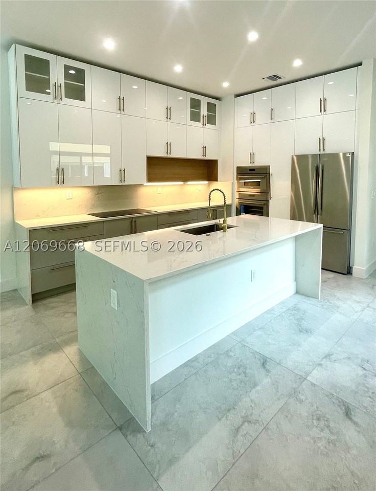 602 Sw 7th Ave #0 - Photo 6 of 29