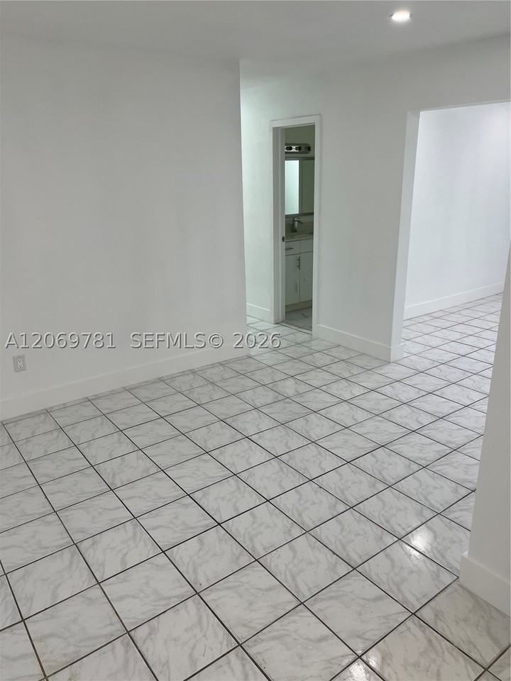 13735 Nw 23rd Ave - Photo 2 of 35