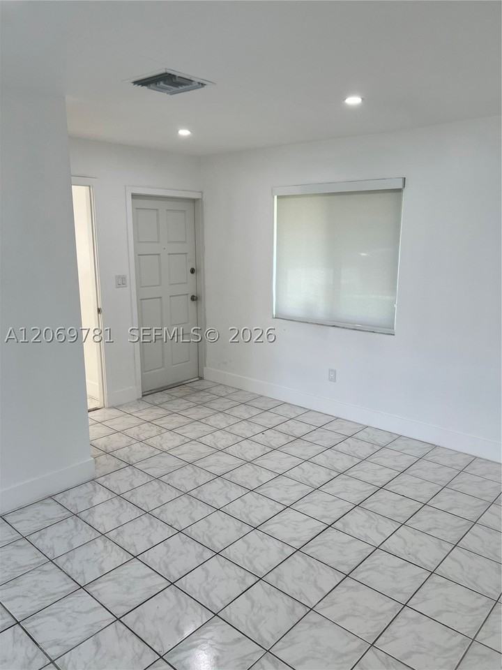 13735 Nw 23rd Ave - Photo 3 of 35