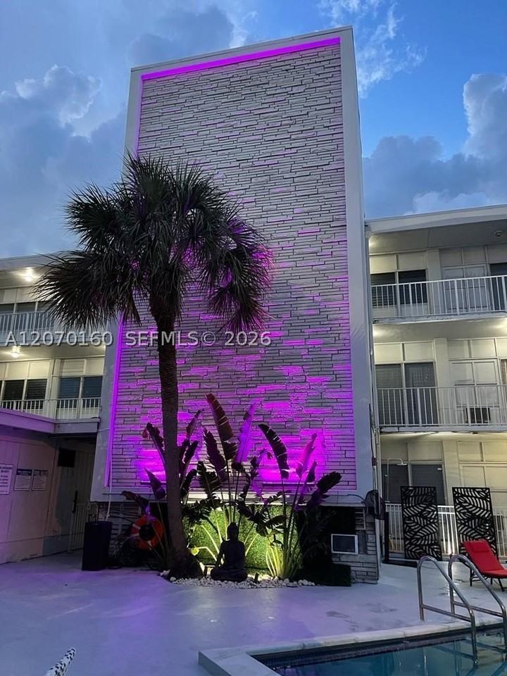 2101 Normandy Dr #202