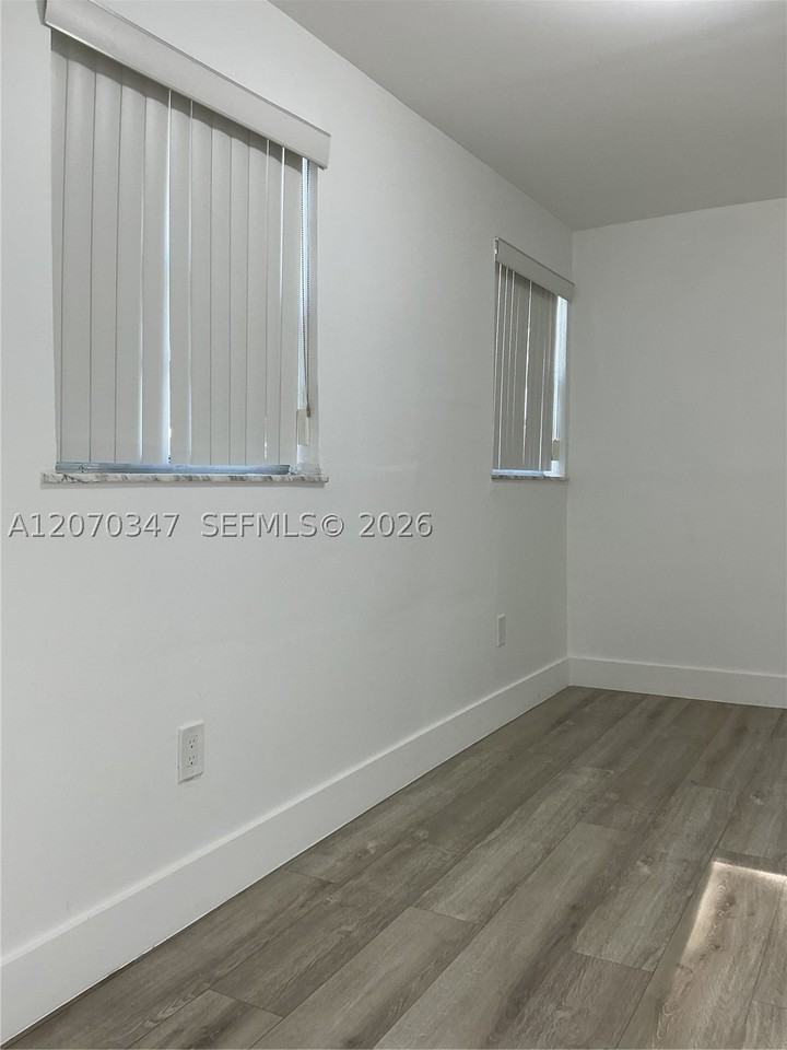 2605 Avenue F - Photo 5 of 25