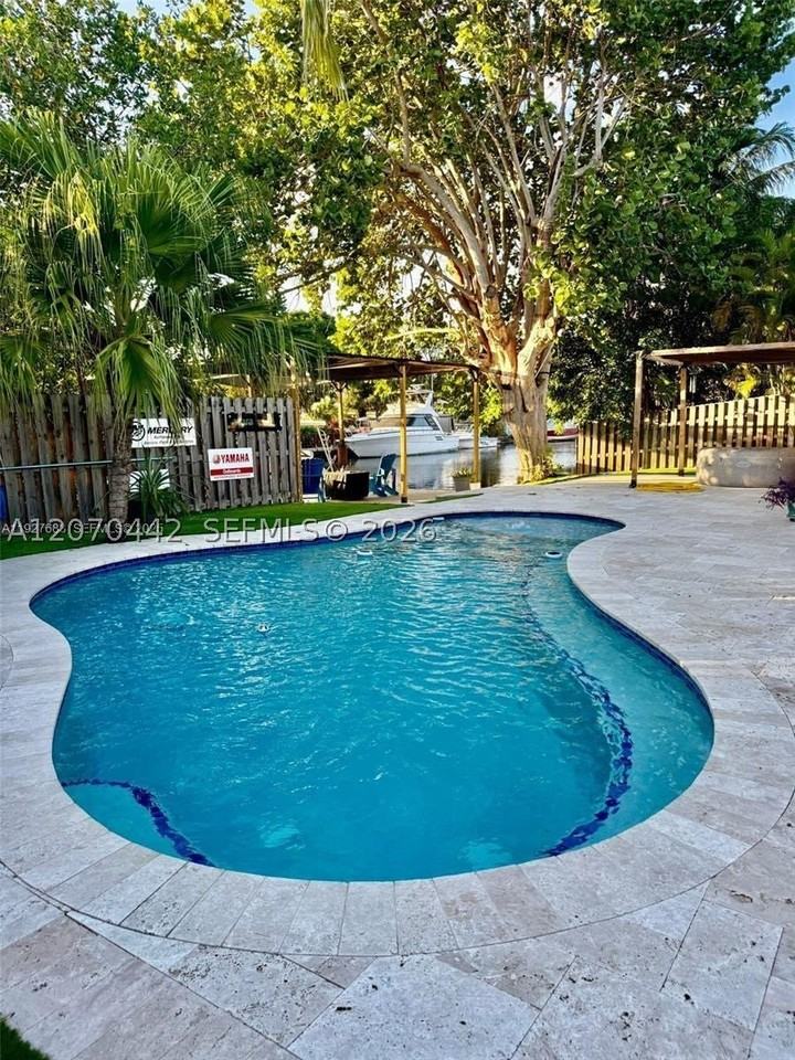 4721 Sw 34th Dr - Photo 2 of 22