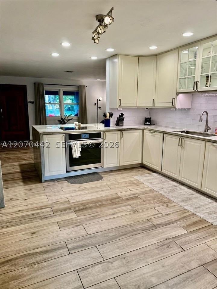4721 Sw 34th Dr - Photo 6 of 22