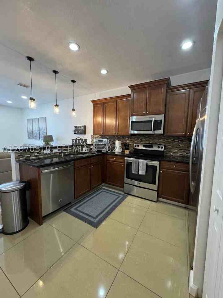 8715 Nw 98th Ave #8715 - Photo 2 of 15