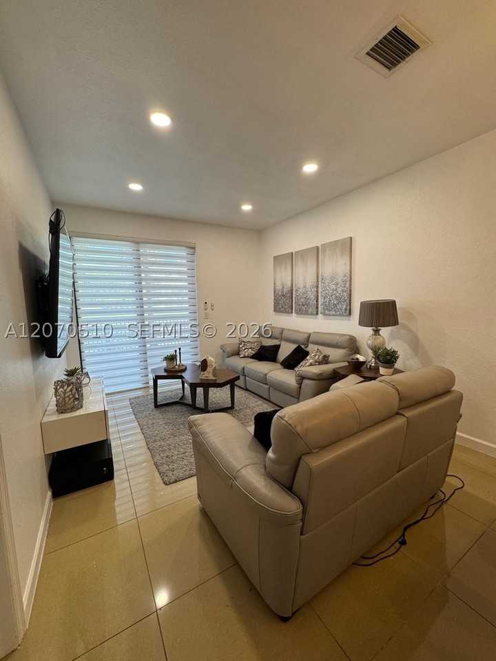 8715 Nw 98th Ave #8715 - Photo 7 of 15