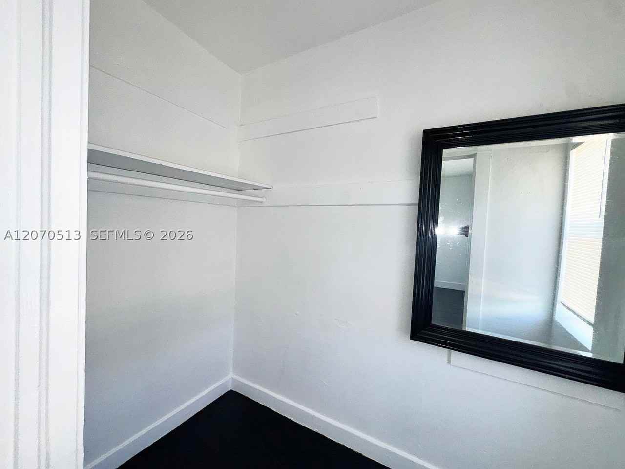 1631 Nw 3rd St #5 - Photo 6 of 11