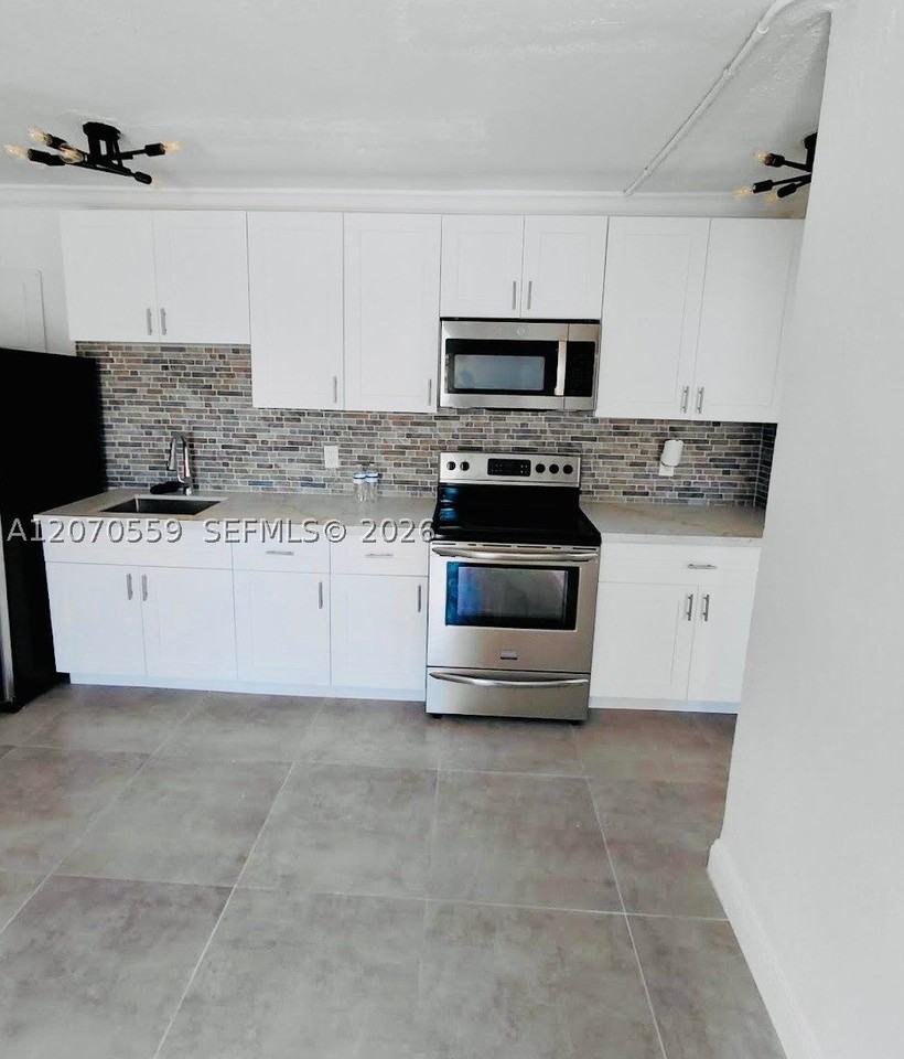 308 Nw 2nd Ave #S - Photo 3 of 11