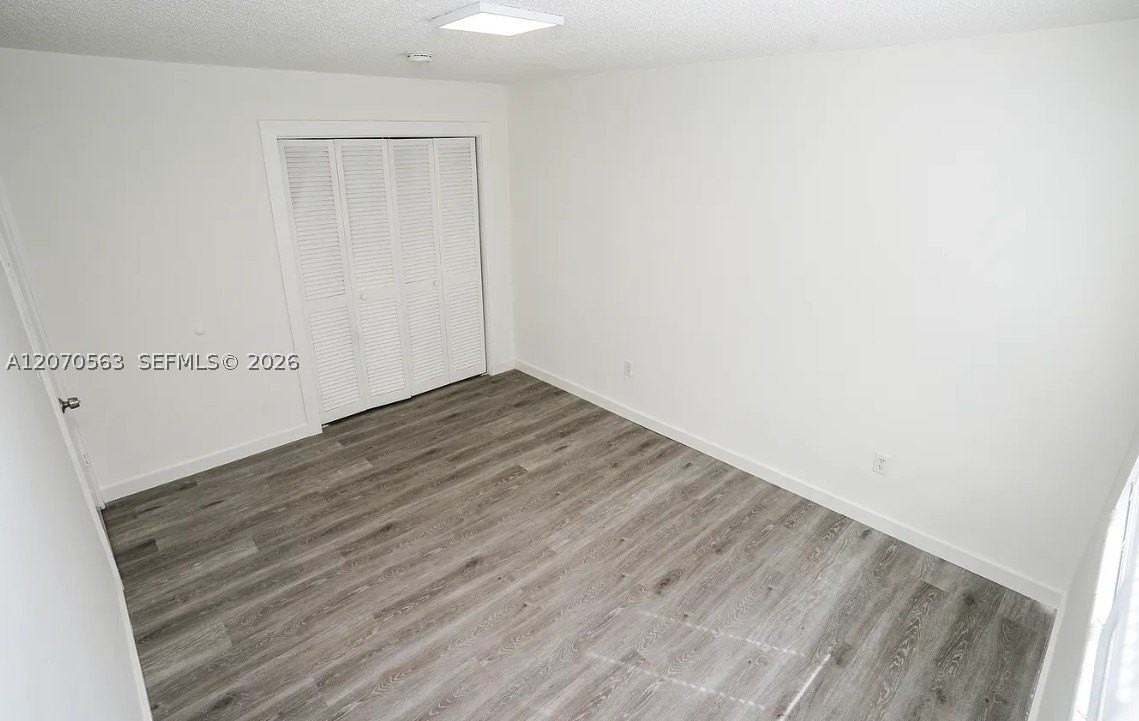 1043 Nw 5th St #5 - Photo 6 of 13