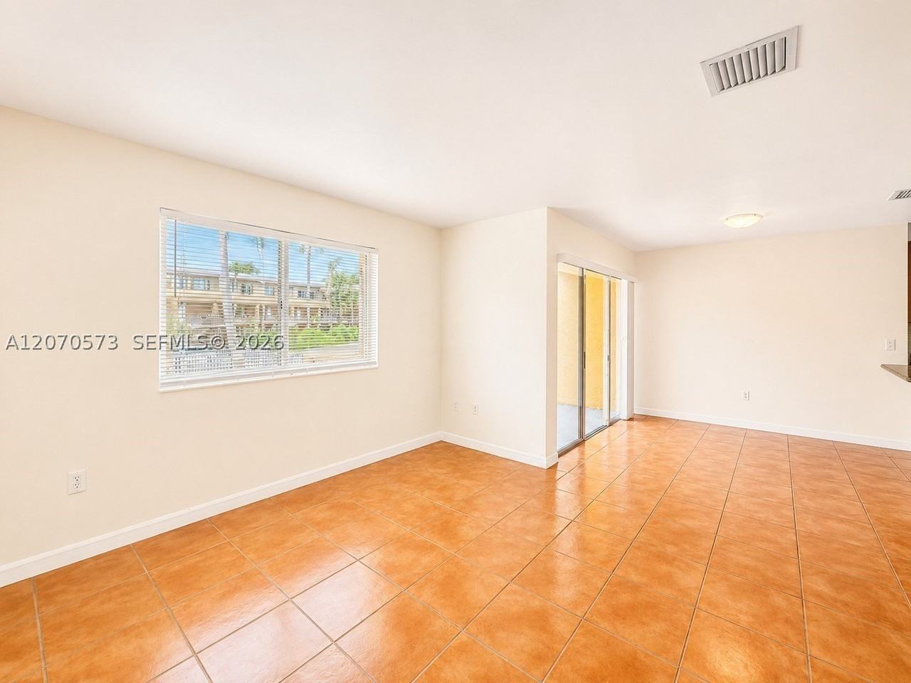 6235 Sw Kendale Lakes Cir #239 - Photo 6 of 42