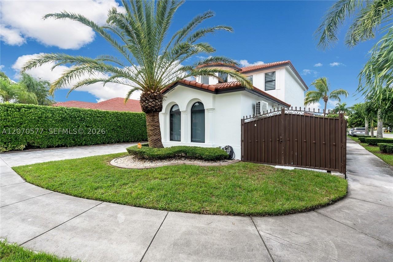 15011 Sw 11th St - Photo 4 of 50