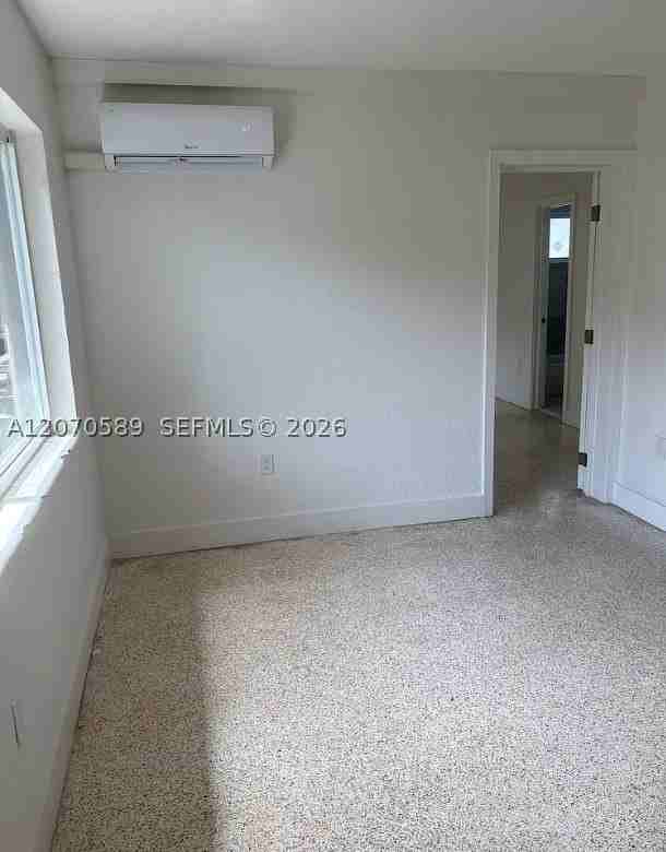 1811 Nw 19th Ter #5 - Photo 3 of 9