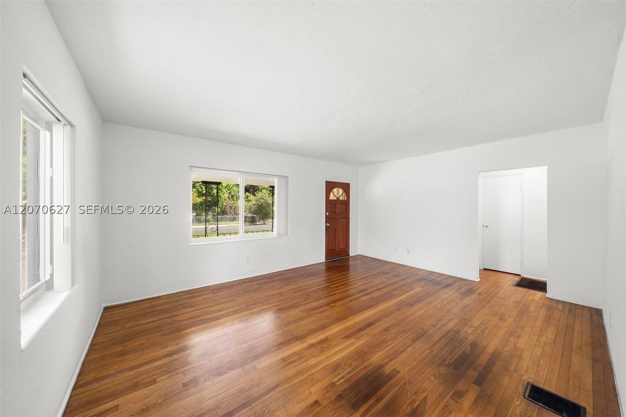 5730 Sw 42nd Ter - Photo 3 of 14