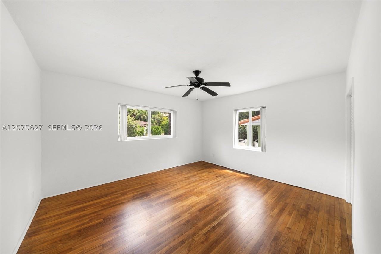 5730 Sw 42nd Ter - Photo 4 of 14