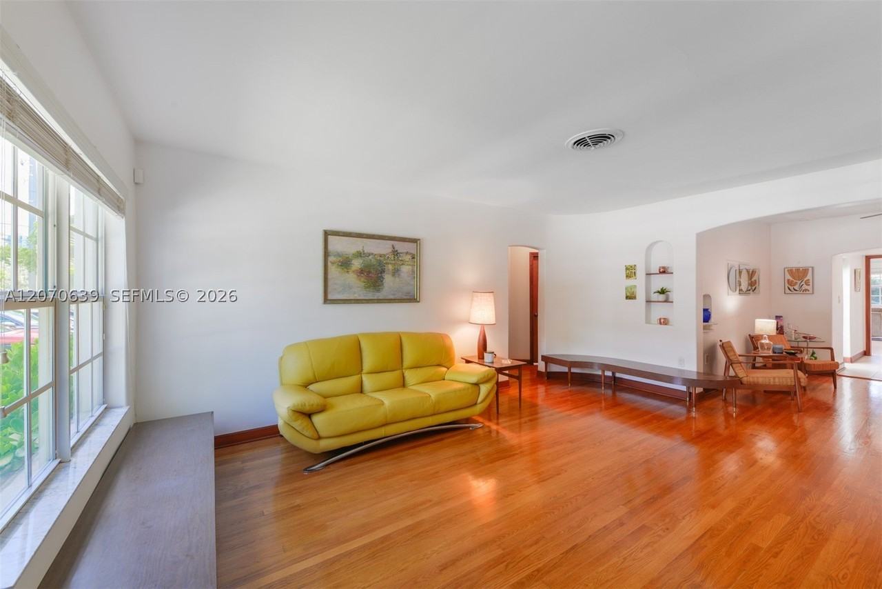 3031 Sw 2nd Ave - Photo 2 of 40