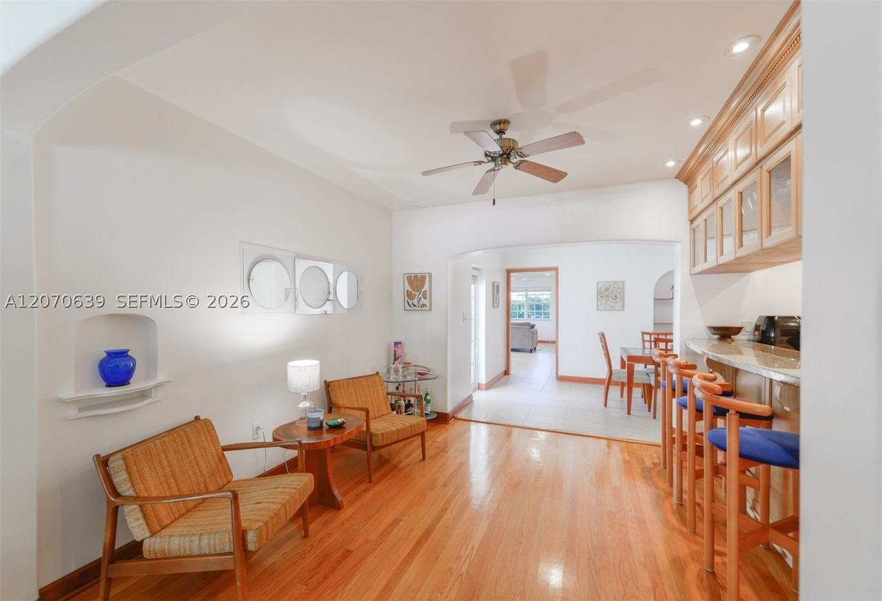 3031 Sw 2nd Ave - Photo 6 of 40